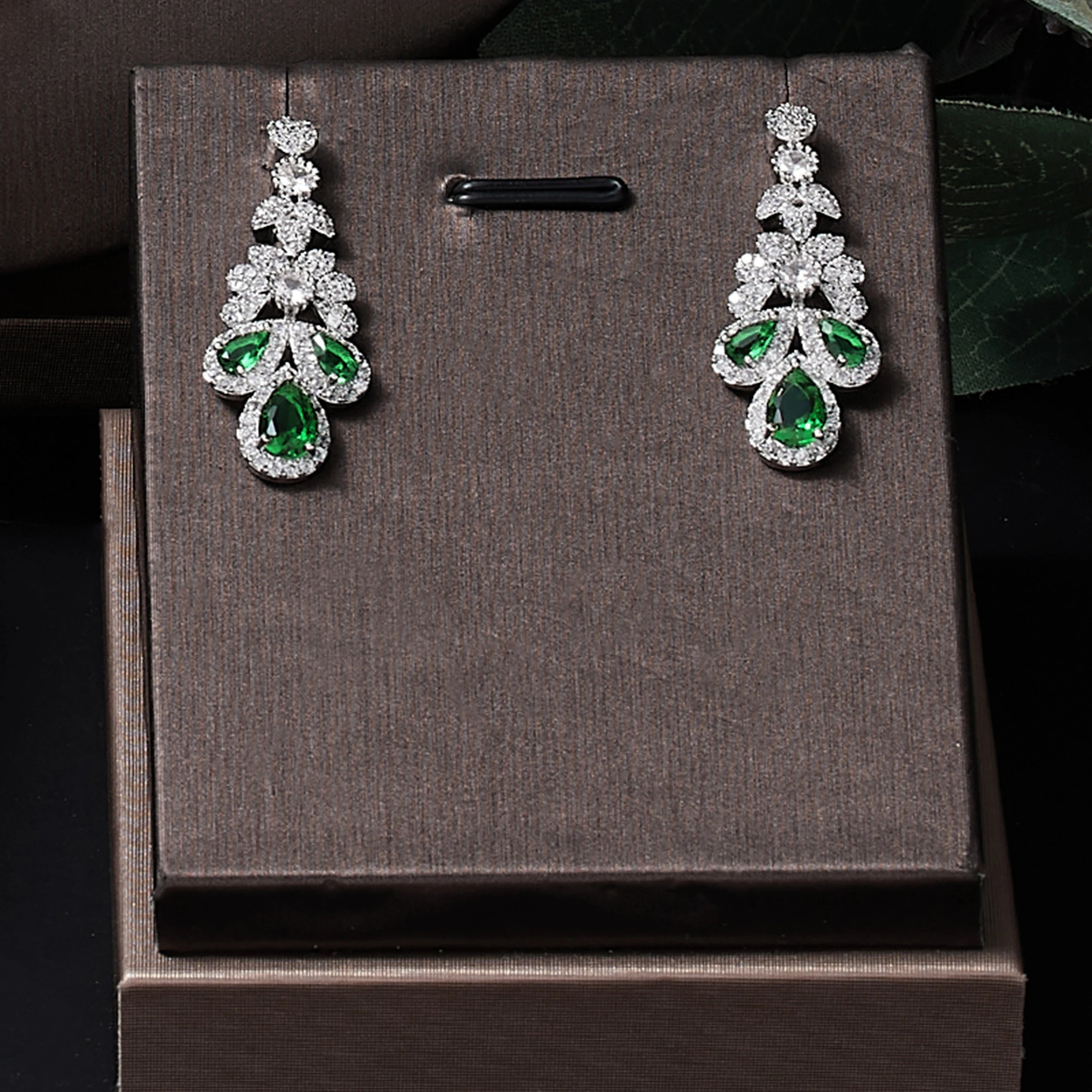 2025 Zircon Super Deluxe Tassel Water Drop Big Wedding Bridal Necklace Earrings 4 Pieces Nigerian Dubai Women's Jewelry Set